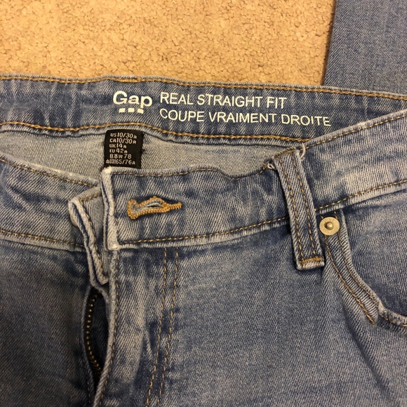 GAP real straight fit jeans! - Picture 3 of 4